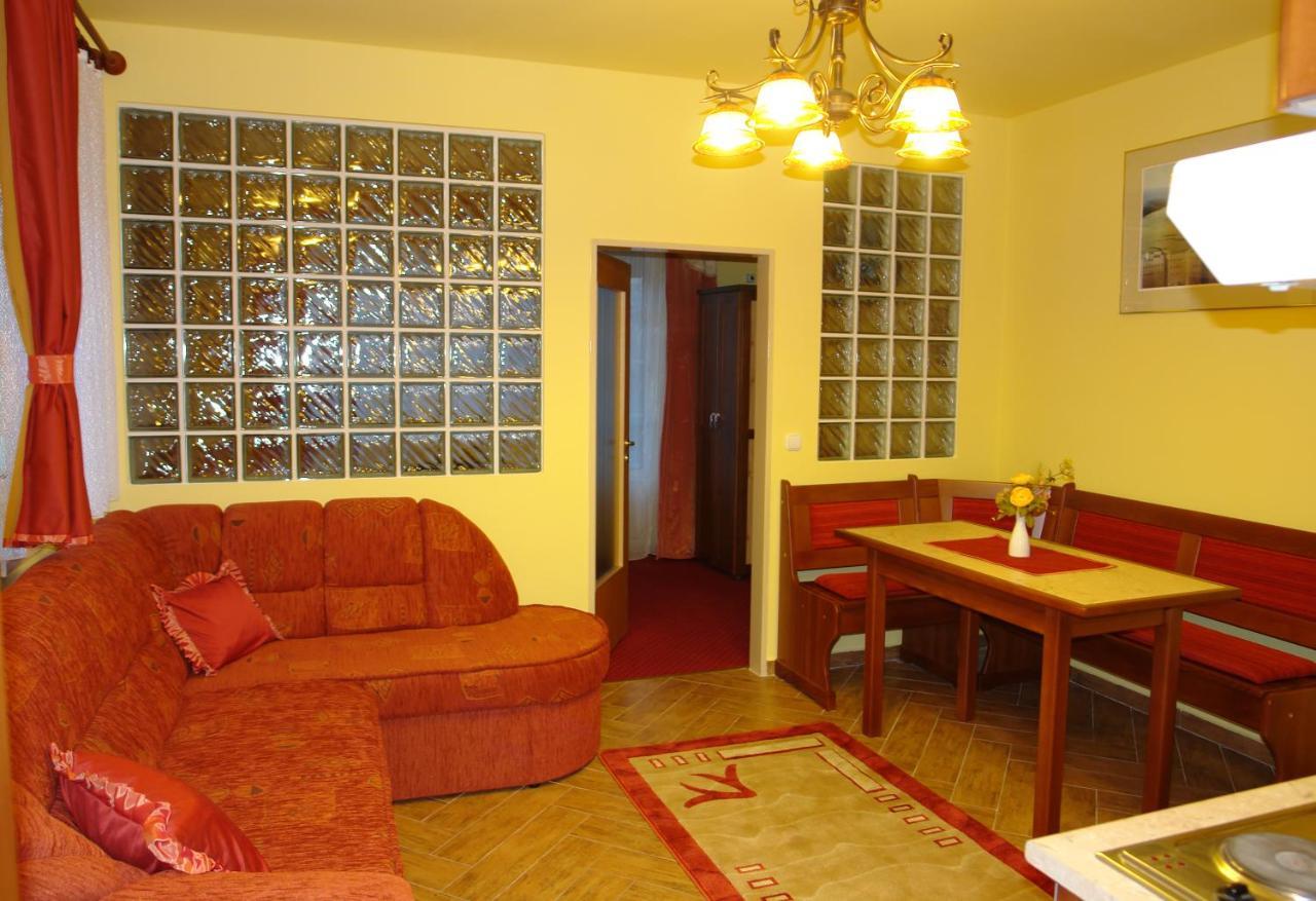 Holdlux Apartmanok Sárvár Εξωτερικό φωτογραφία