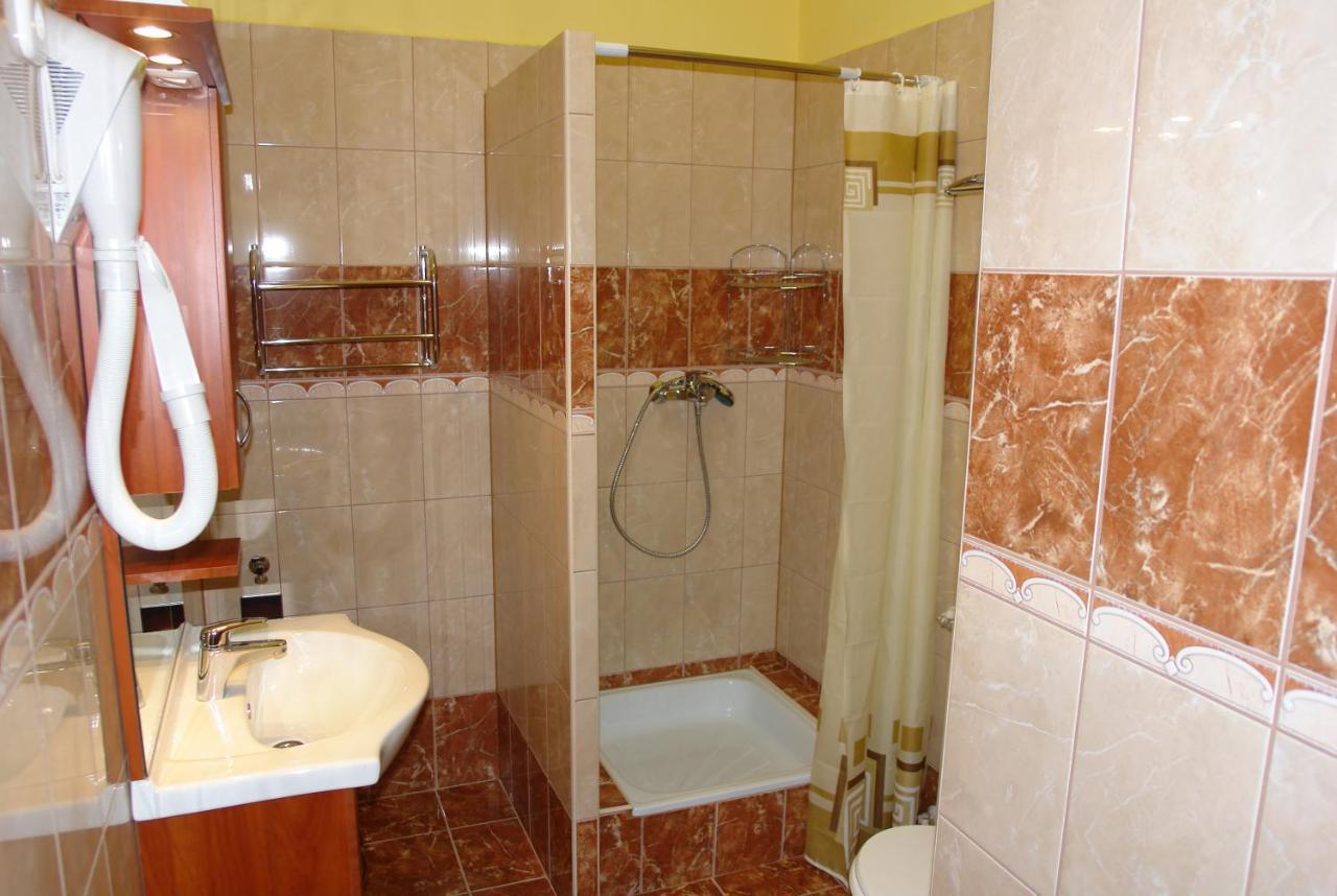 Holdlux Apartmanok Sárvár Εξωτερικό φωτογραφία