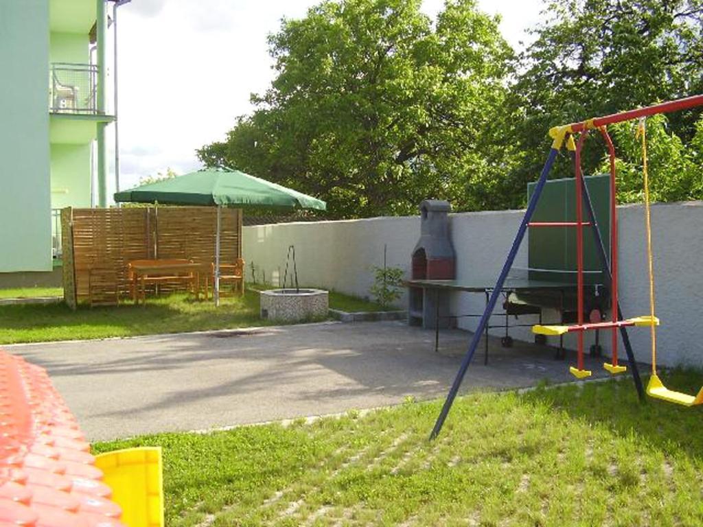 Holdlux Apartmanok Sárvár Εξωτερικό φωτογραφία