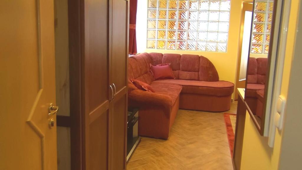 Holdlux Apartmanok Sárvár Δωμάτιο φωτογραφία