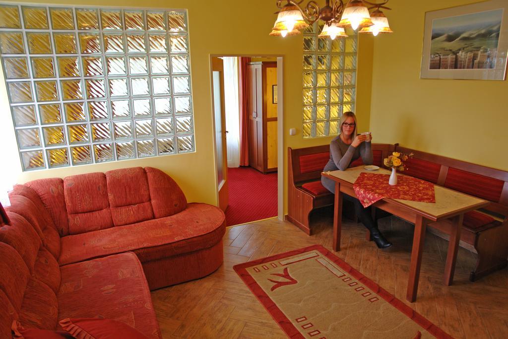 Holdlux Apartmanok Sárvár Εξωτερικό φωτογραφία